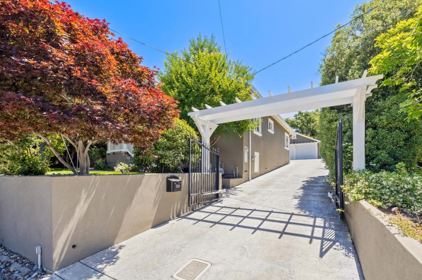 1589 James Ave, Redwood City, CA 94062