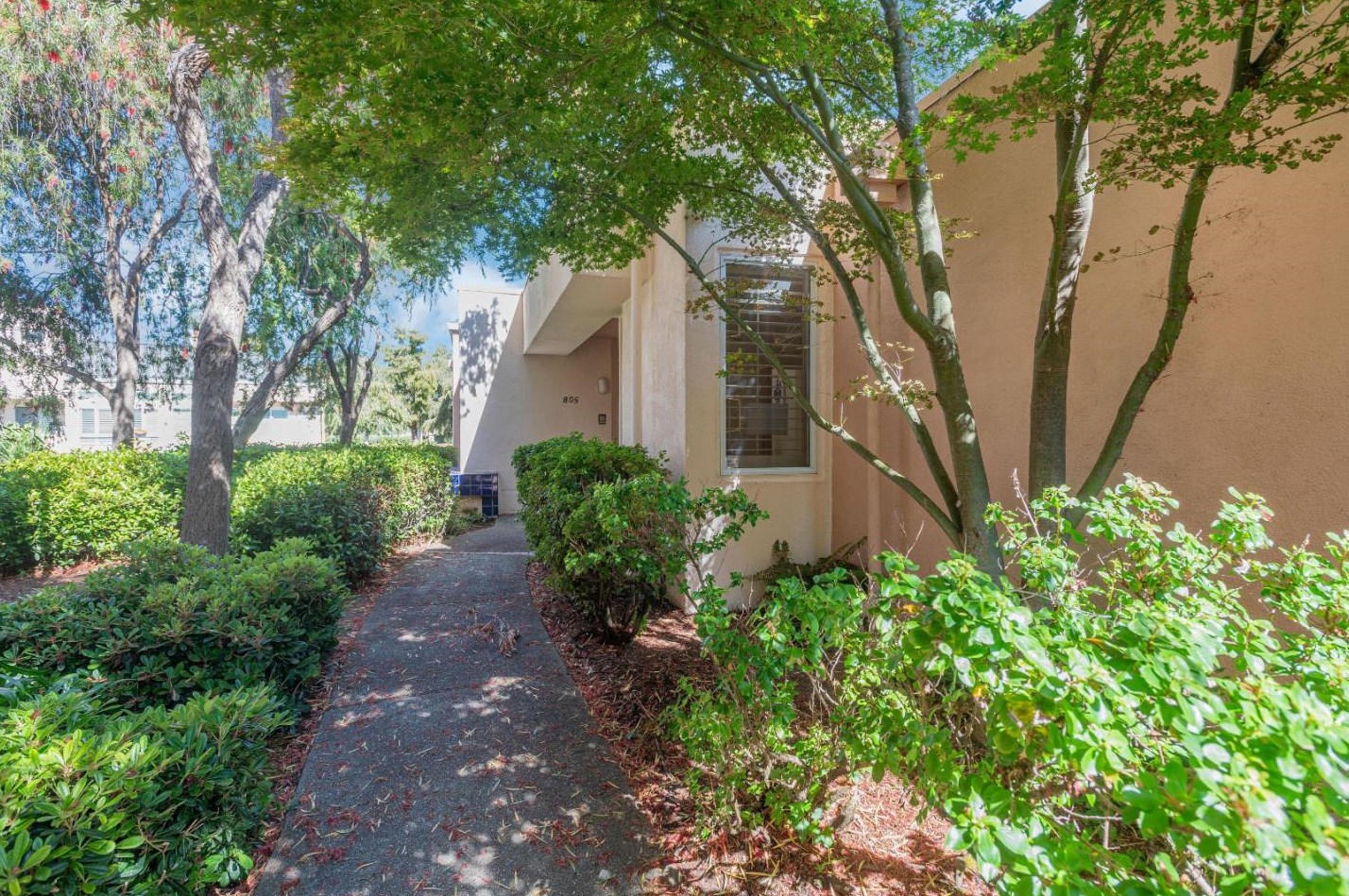 805 Lakeshore Dr., Redwood City, CA 94065
