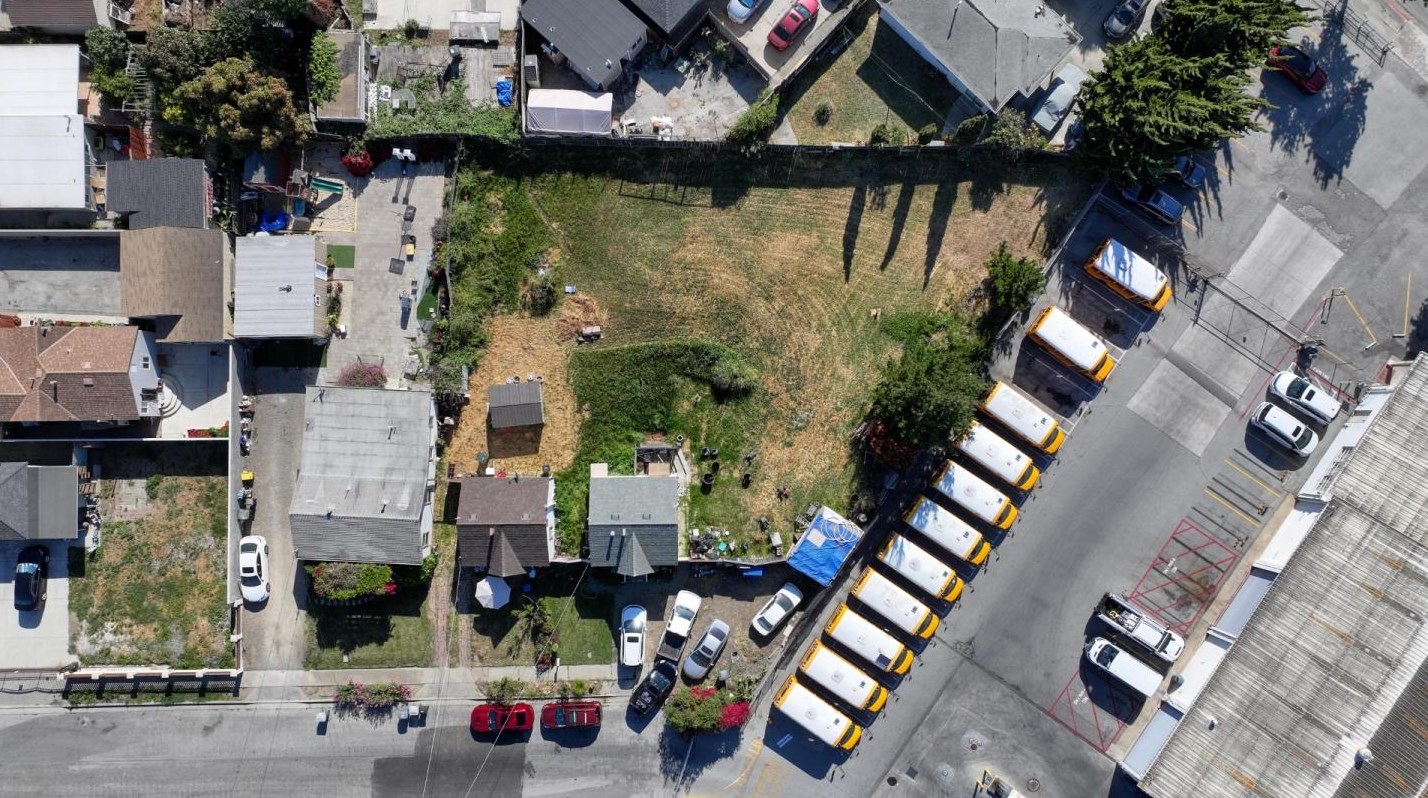 2 Homestead Ave, Salinas, CA 93901