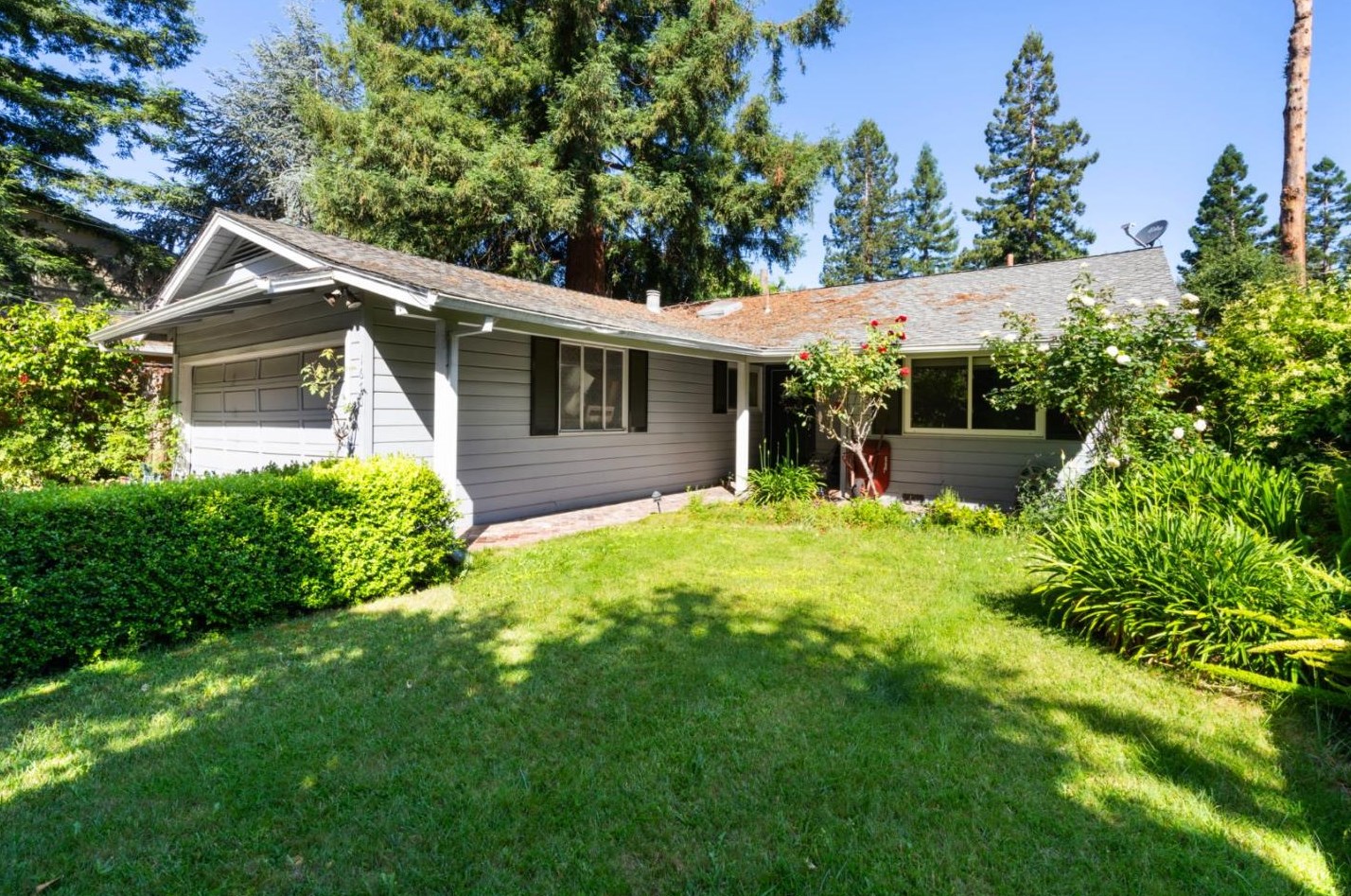 1670 Stockbridge Ave, Redwood City, CA 94061