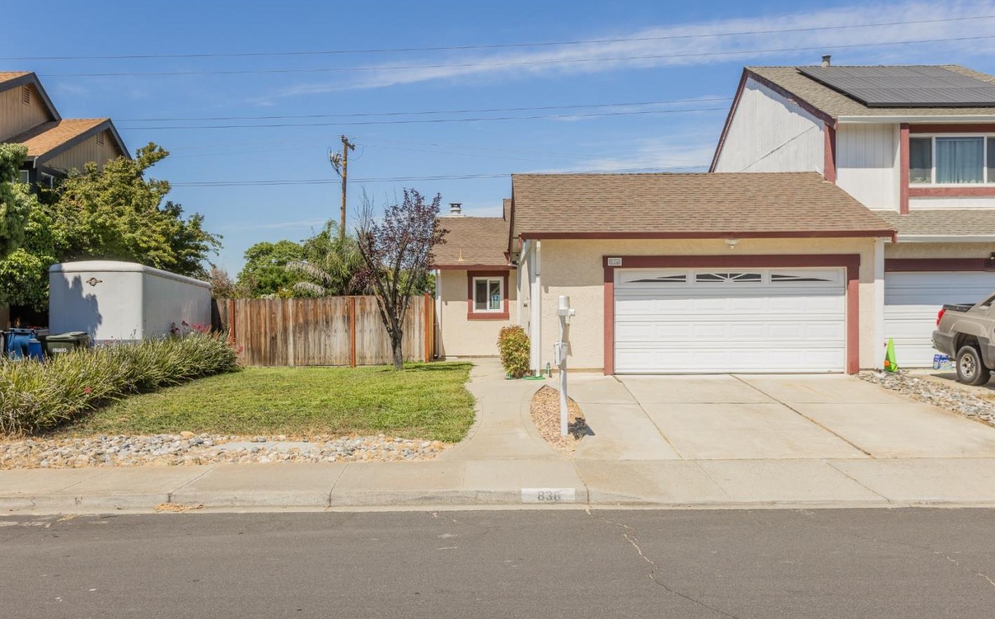836 Bellflower St, Livermore, CA 94551