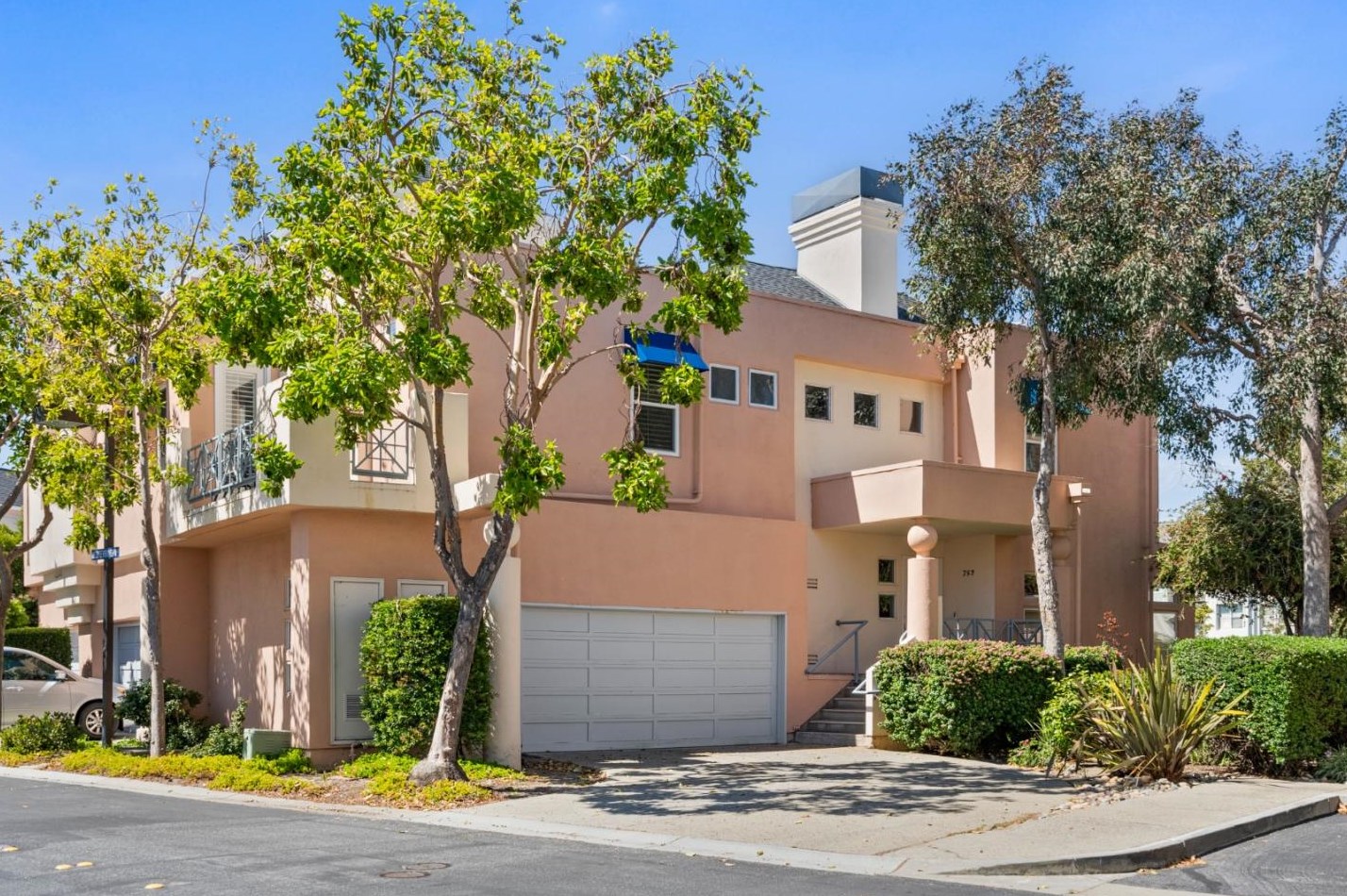 753 Mediterranean Ln, Redwood City, CA 94065-1758