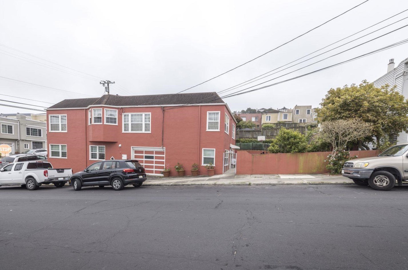 400 Crocker Ave, Daly City, CA 94014