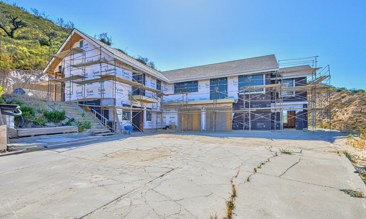 228 Pine Canyon Rd, Salinas, CA 93908