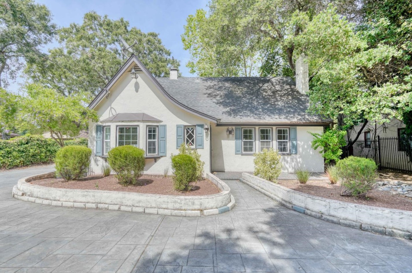 1669 Woodland Ave, Palo Alto, CA 94303