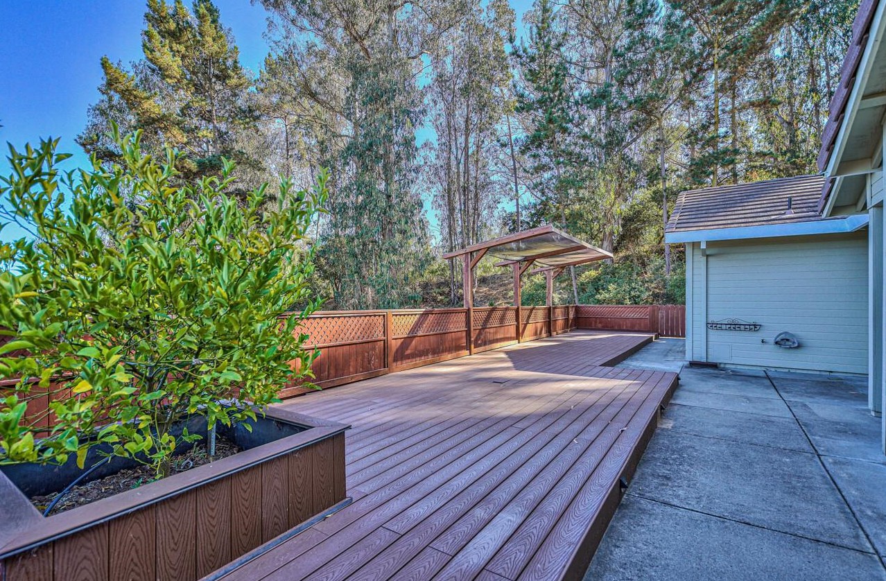 17700 Countryside Ct, Salinas, CA 93907