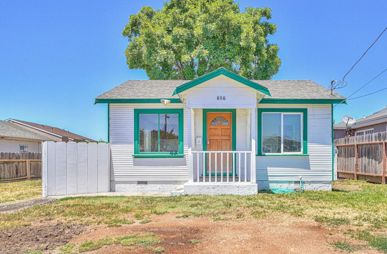 727 Burke St, Salinas, CA 93905
