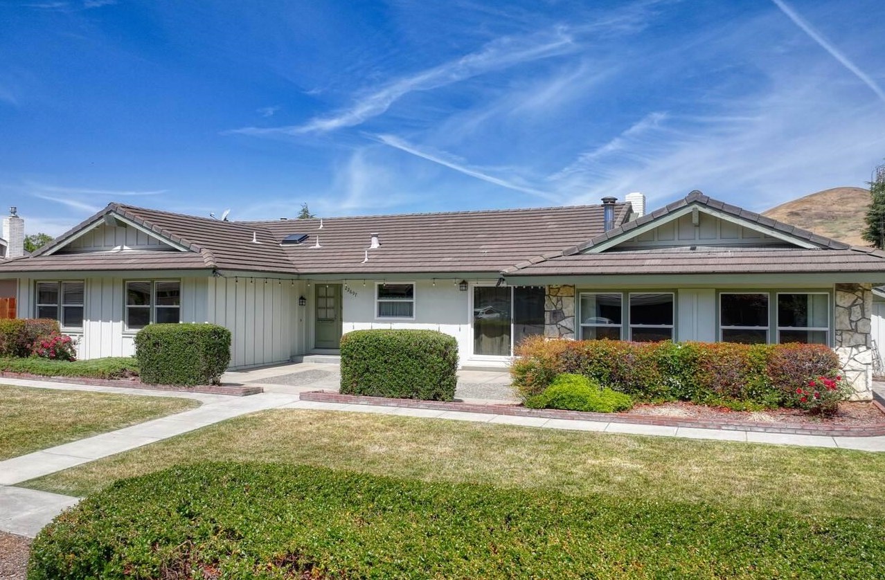 22697 Coleta Dr, Salinas, CA 93908