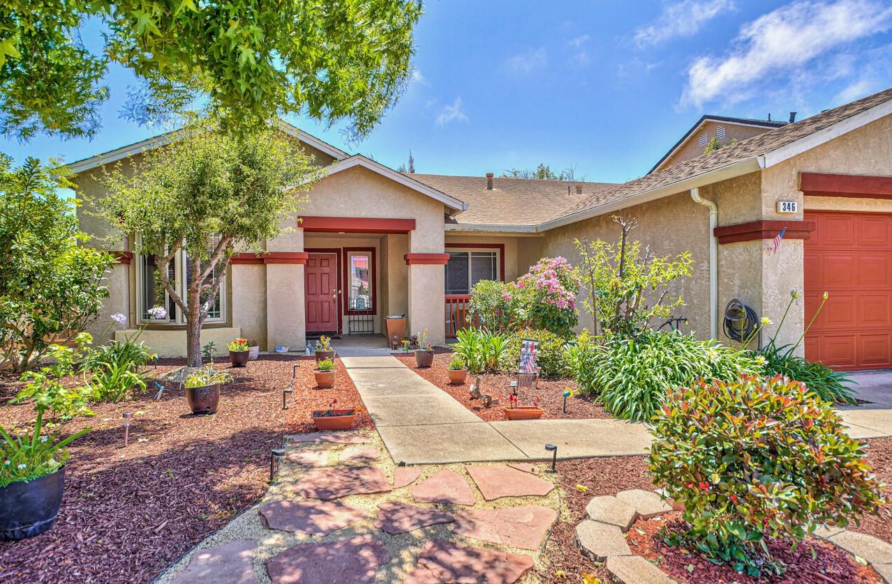 346 Chardonnay Dr, Salinas, CA 93906