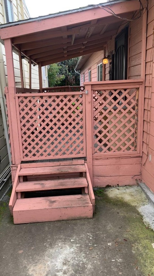 1317 24 St, Oakland CA  94601-1206 exterior