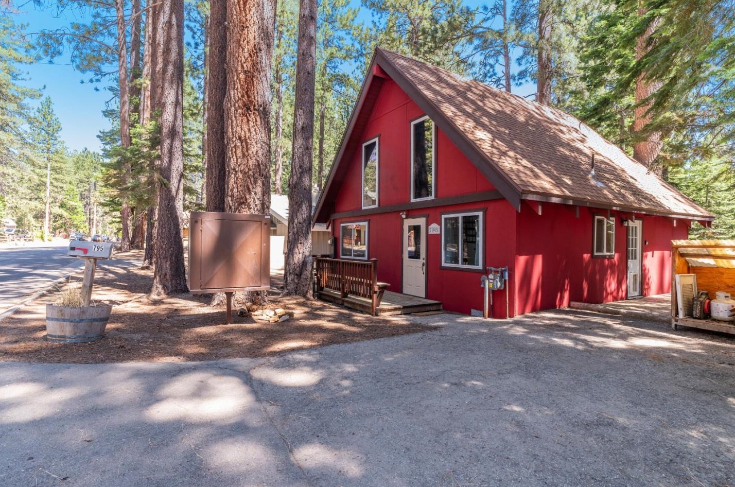 795 Julie Ln, South Lake Tahoe, CA 96150