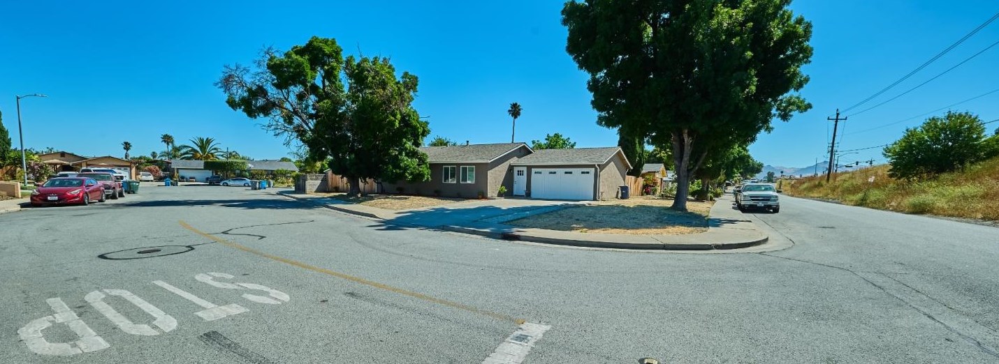 10 Azul Ct, Hollister, CA 95023