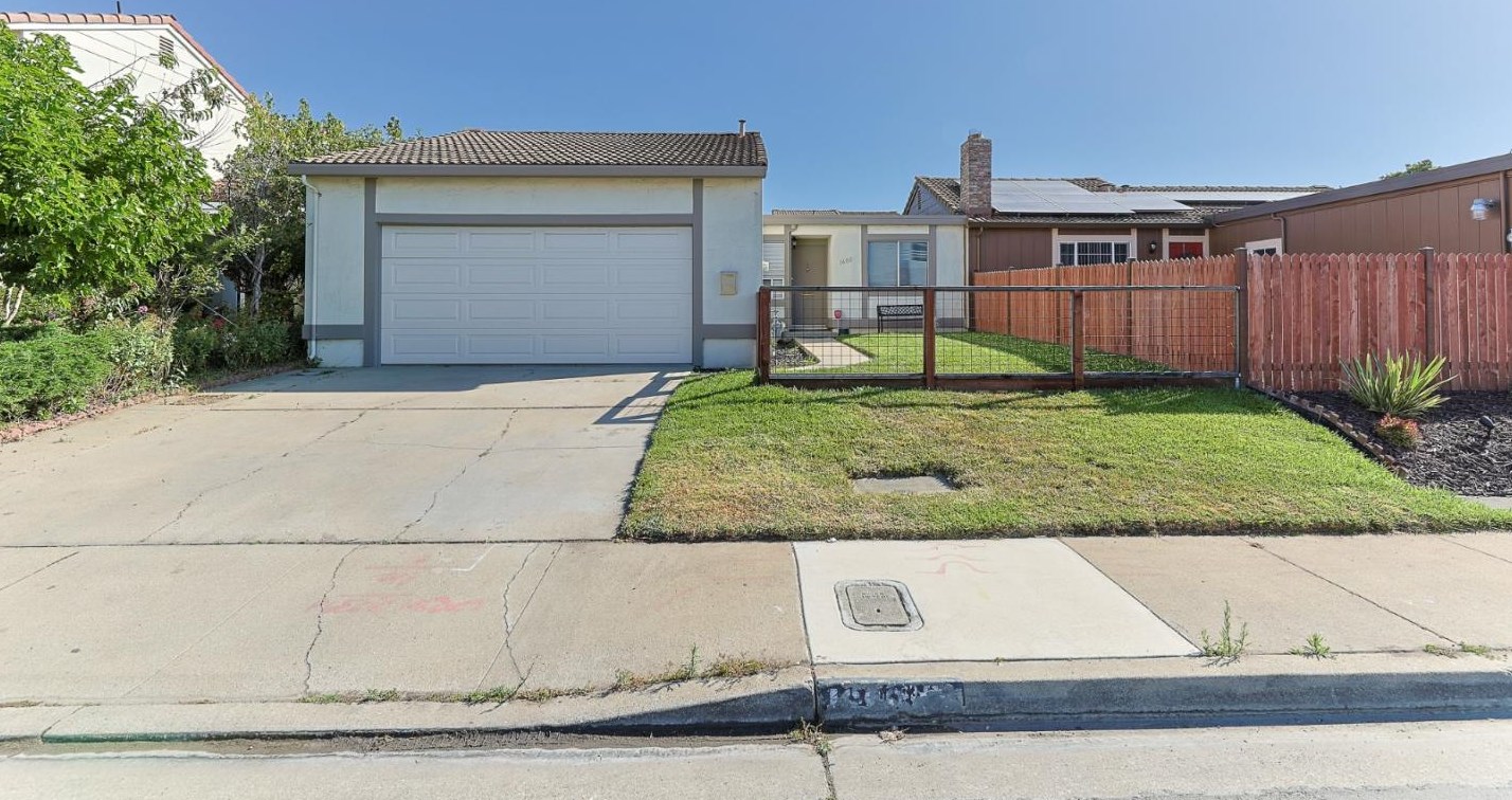 1680 Seville St, Salinas, CA 93906
