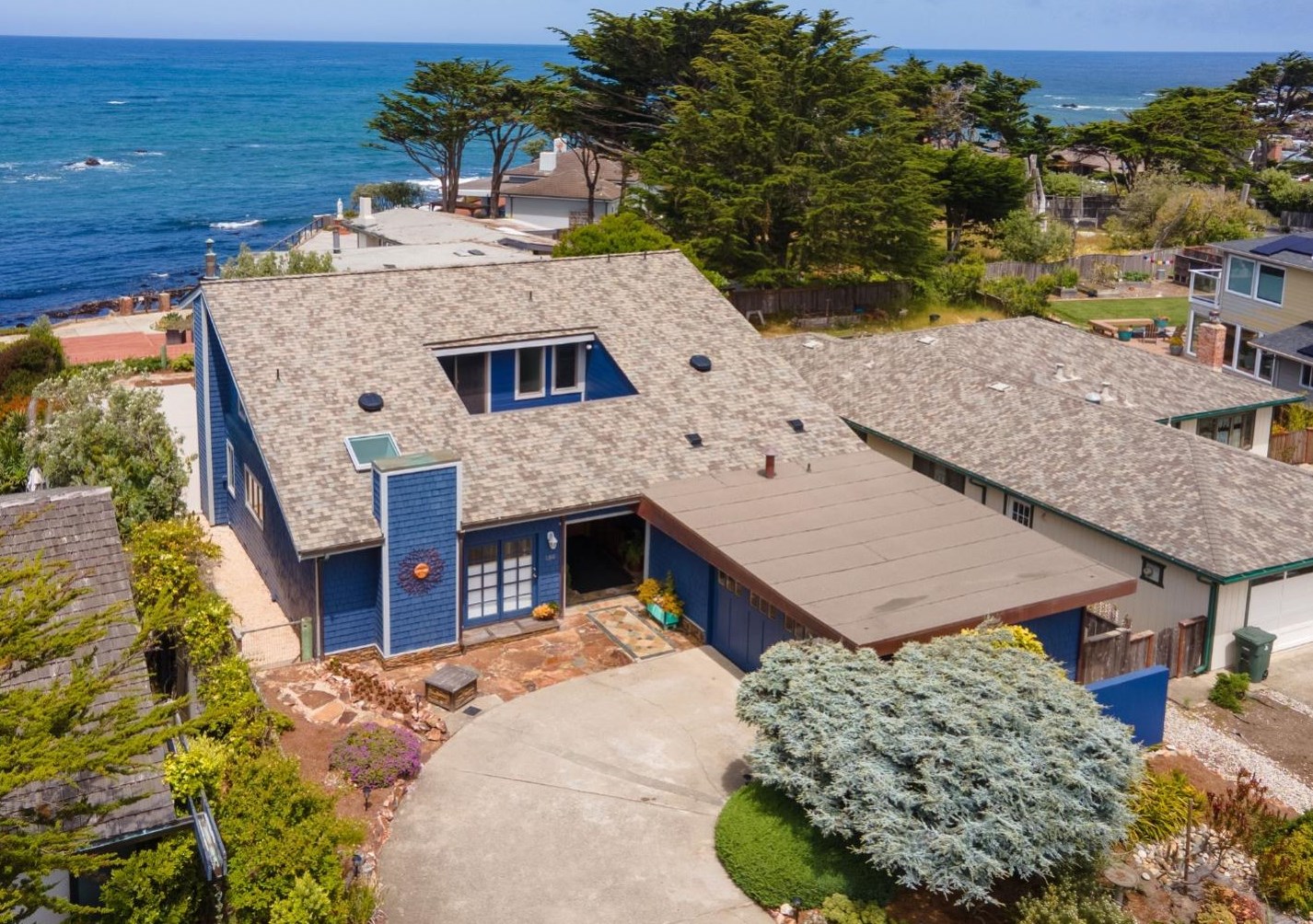 180 Arbor Ln, Moss Beach, CA 94038