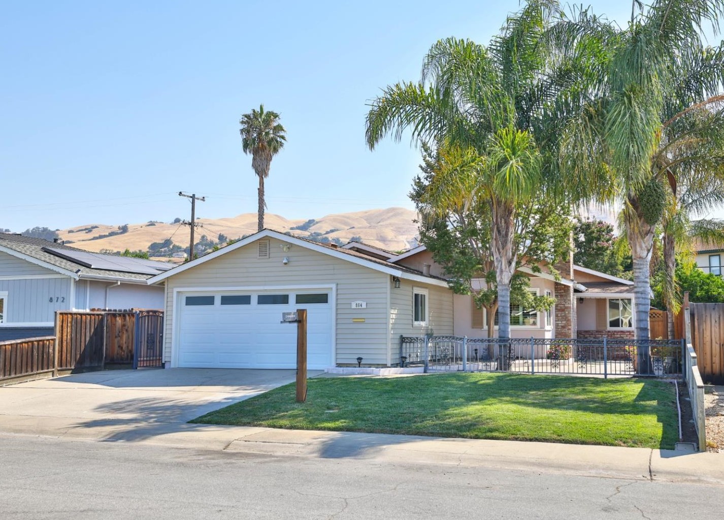 864 Selby Ln, San Jose, CA 95127-1148