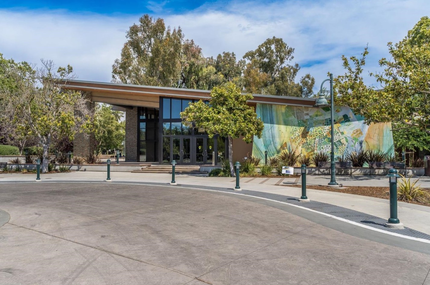 255 Rengstorff Ave, Mountain View CA  94040-1773 exterior