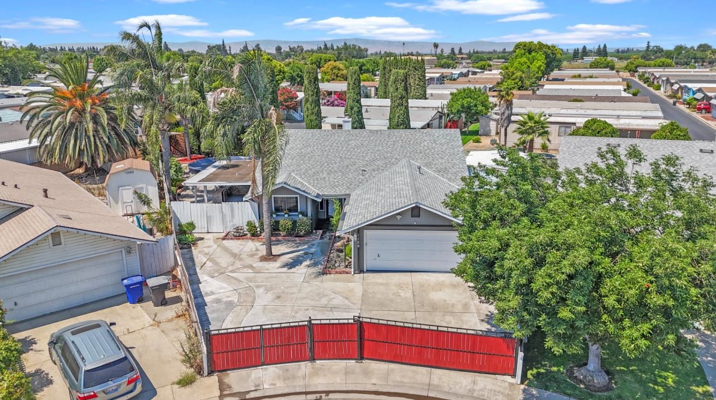 1129 Raymond Dr, Modesto, CA 95351