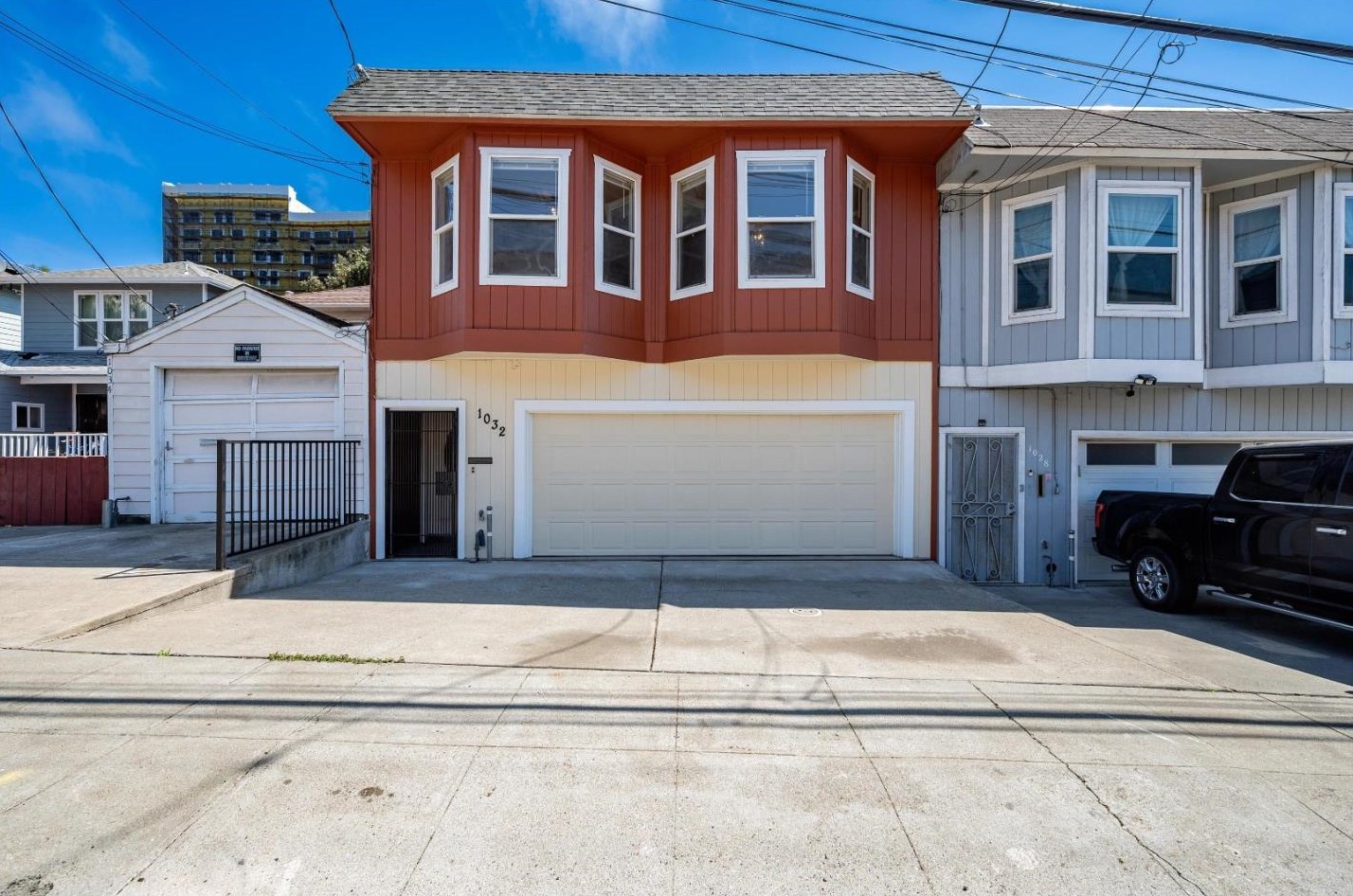 1032 Innes Ave, San Francisco, CA 94124