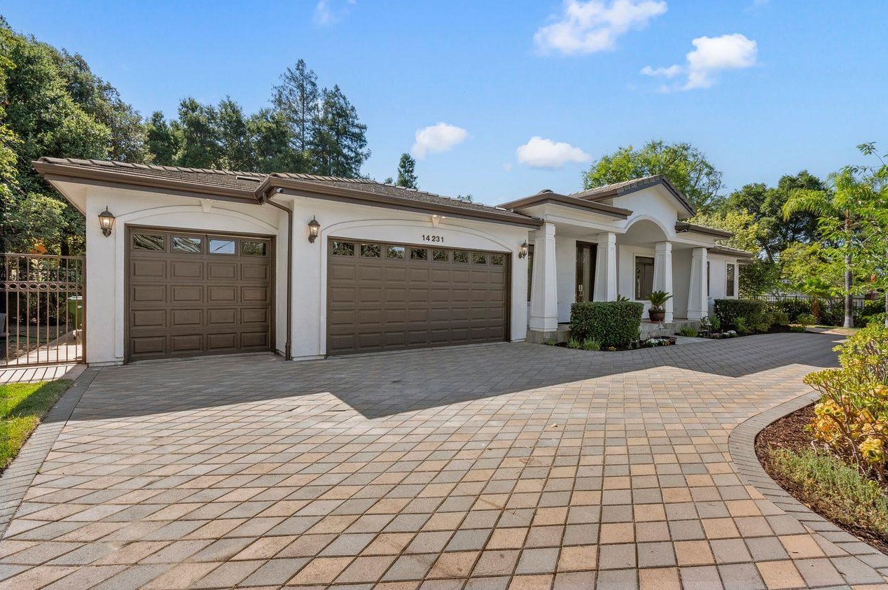 14231 Douglass Ln, Saratoga, CA 95070