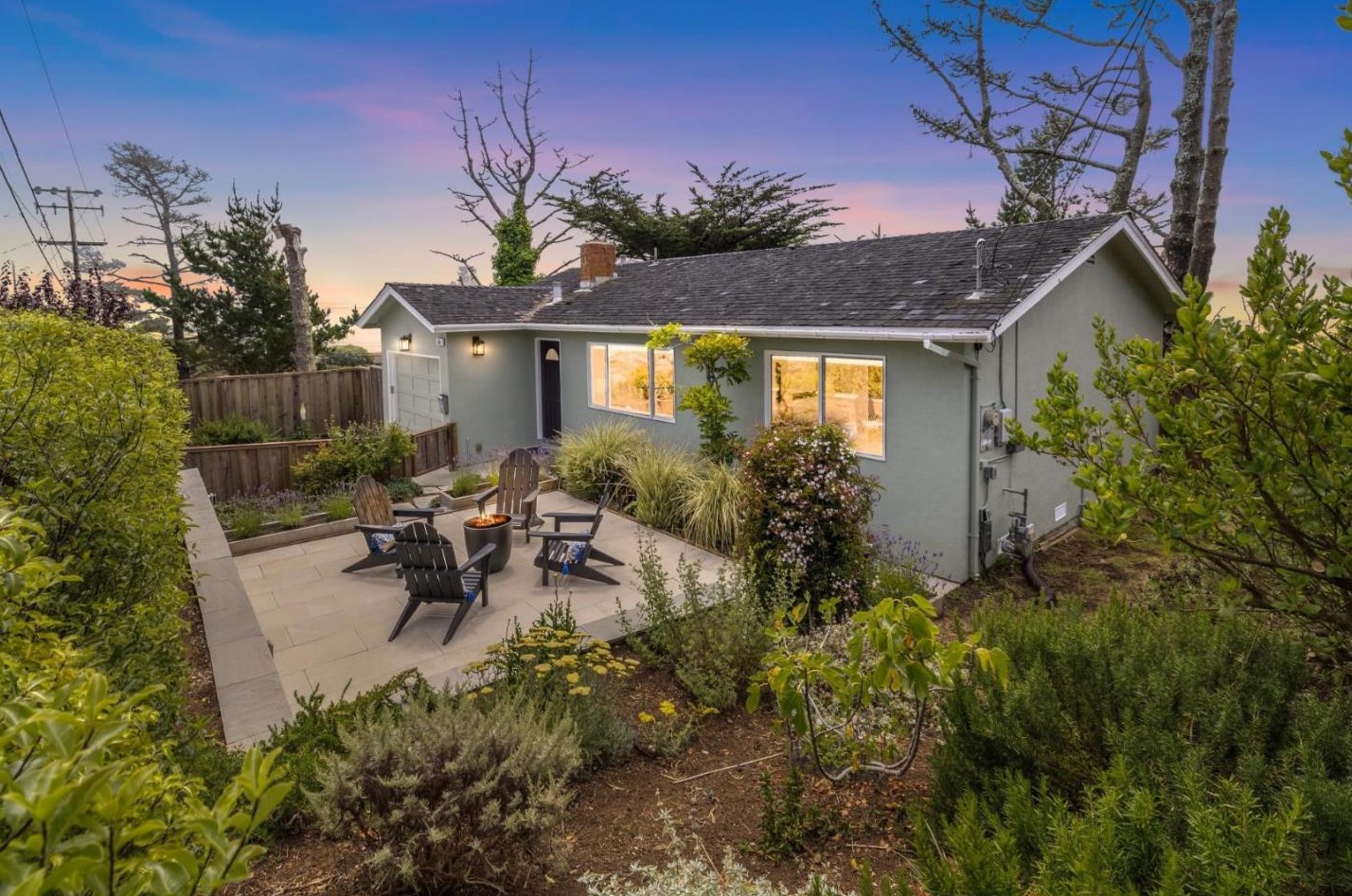 574 Heathcliff Dr, Pacifica, CA 94044