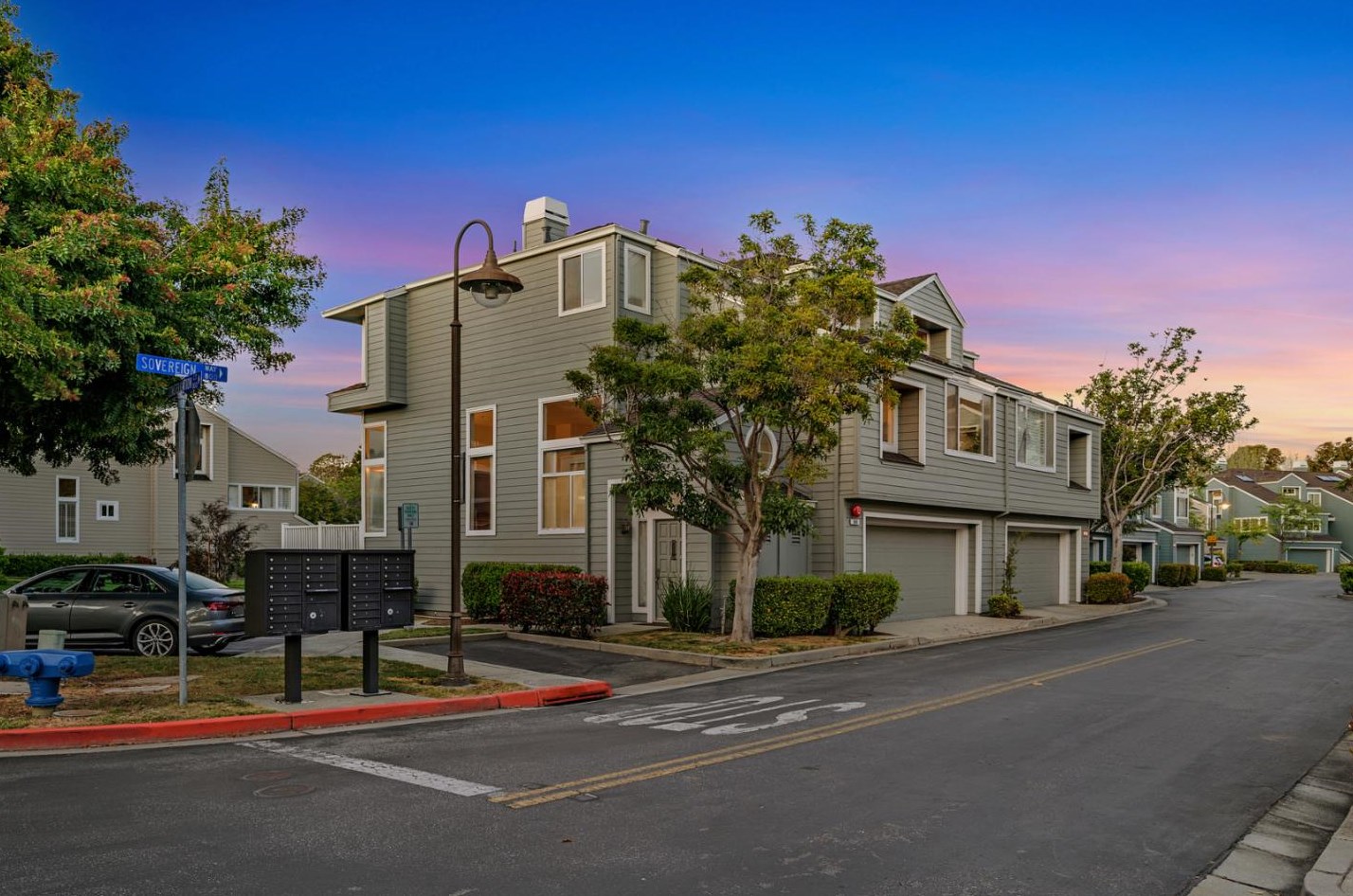809 Sovereign Way, Redwood City, CA 94065
