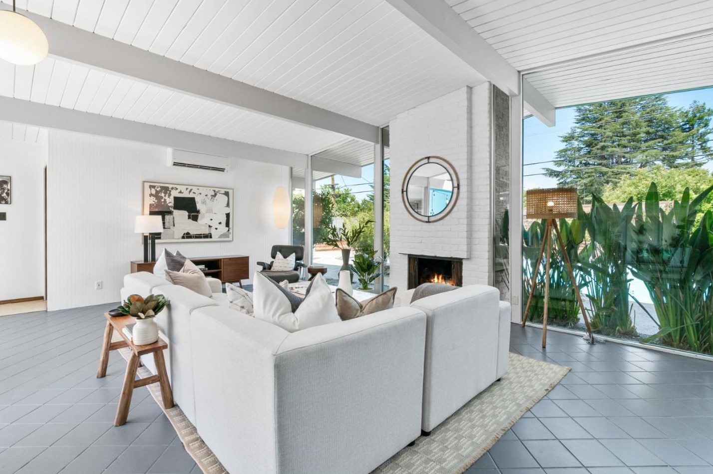 1150 Mary Ave, Sunnyvale CA  94087-2103 exterior