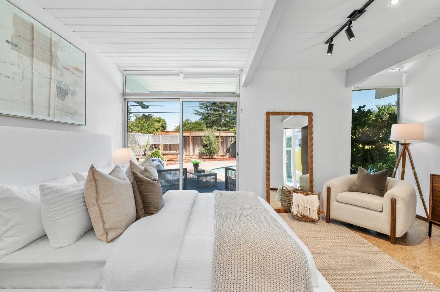 1150 Mary Ave, Sunnyvale CA  94087-2103 exterior