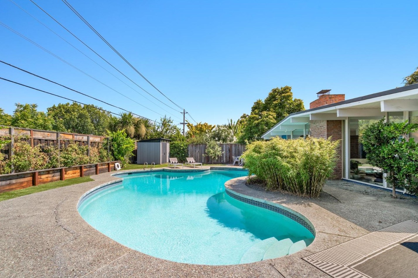 1150 Mary Ave, Sunnyvale CA  94087-2103 exterior