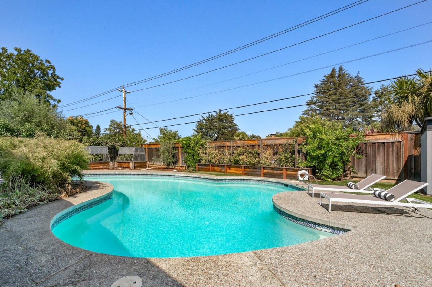 1150 Mary Ave, Sunnyvale CA  94087-2103 exterior