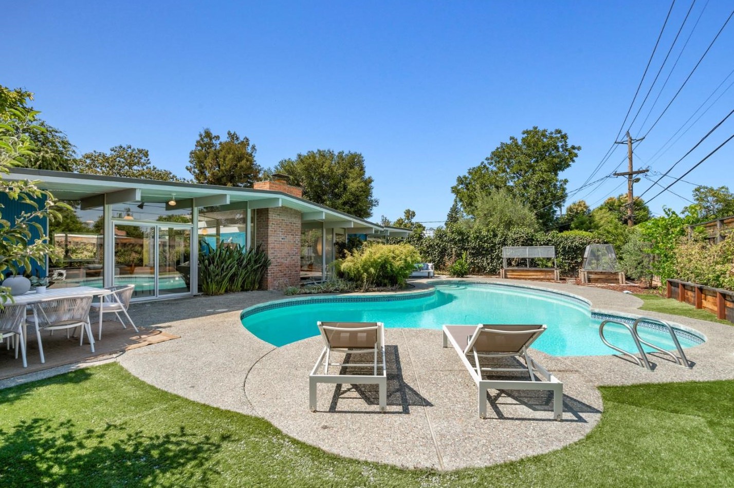 1150 Mary Ave, Sunnyvale CA  94087-2103 exterior