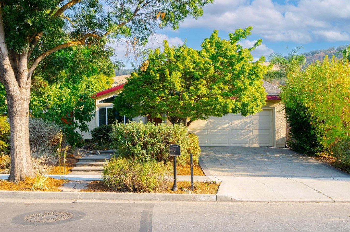 426 Curie Dr, San Jose, CA 95123-5203