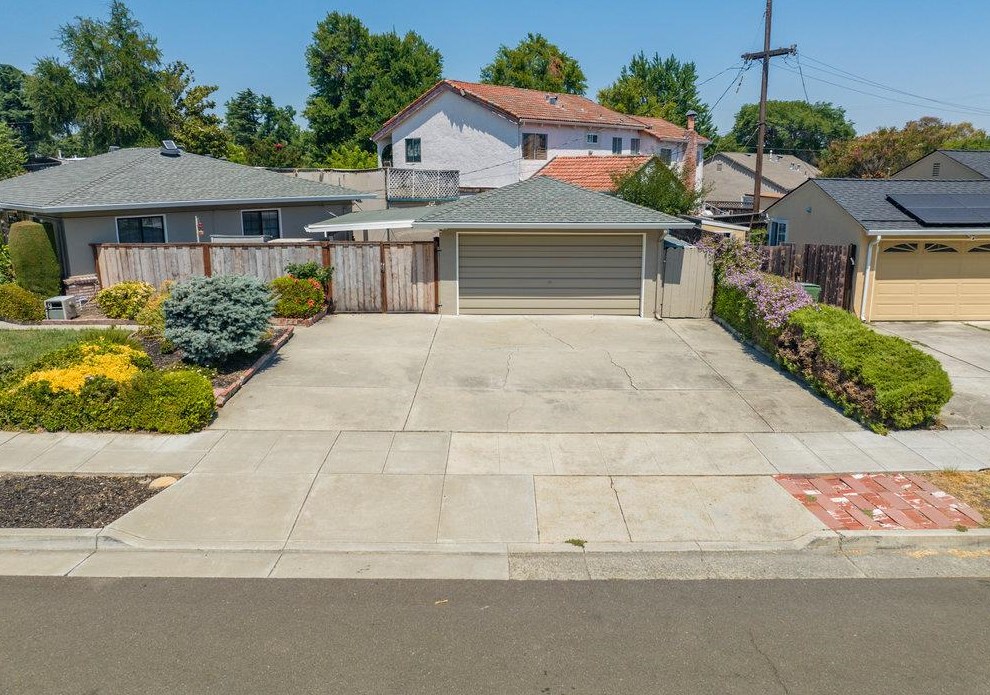 1765 Walnut Grove Ave, San Jose CA  95126-1335 exterior