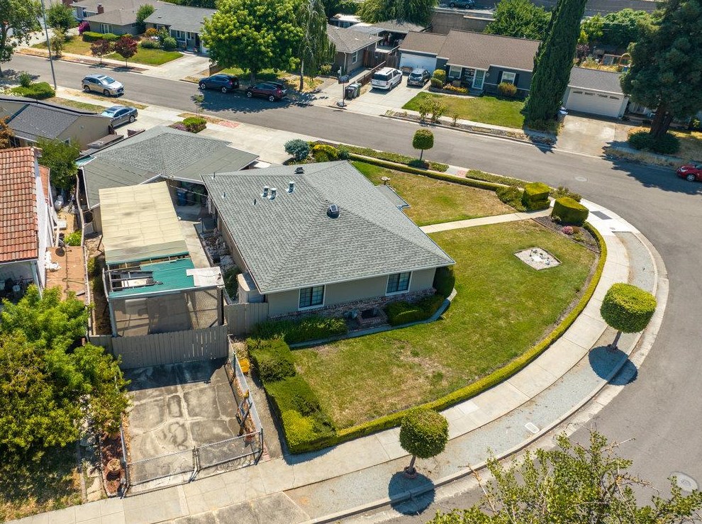 1765 Walnut Grove Ave, San Jose CA  95126-1335 exterior