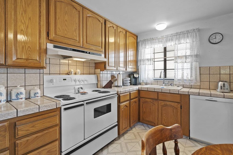 1765 Walnut Grove Ave, San Jose CA  95126-1335 exterior