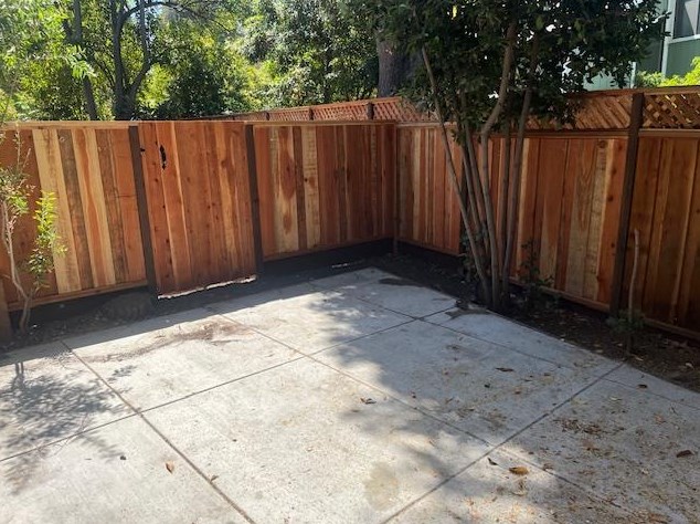 2047 Montecito Ave, Mountain View CA  94043-4366 exterior