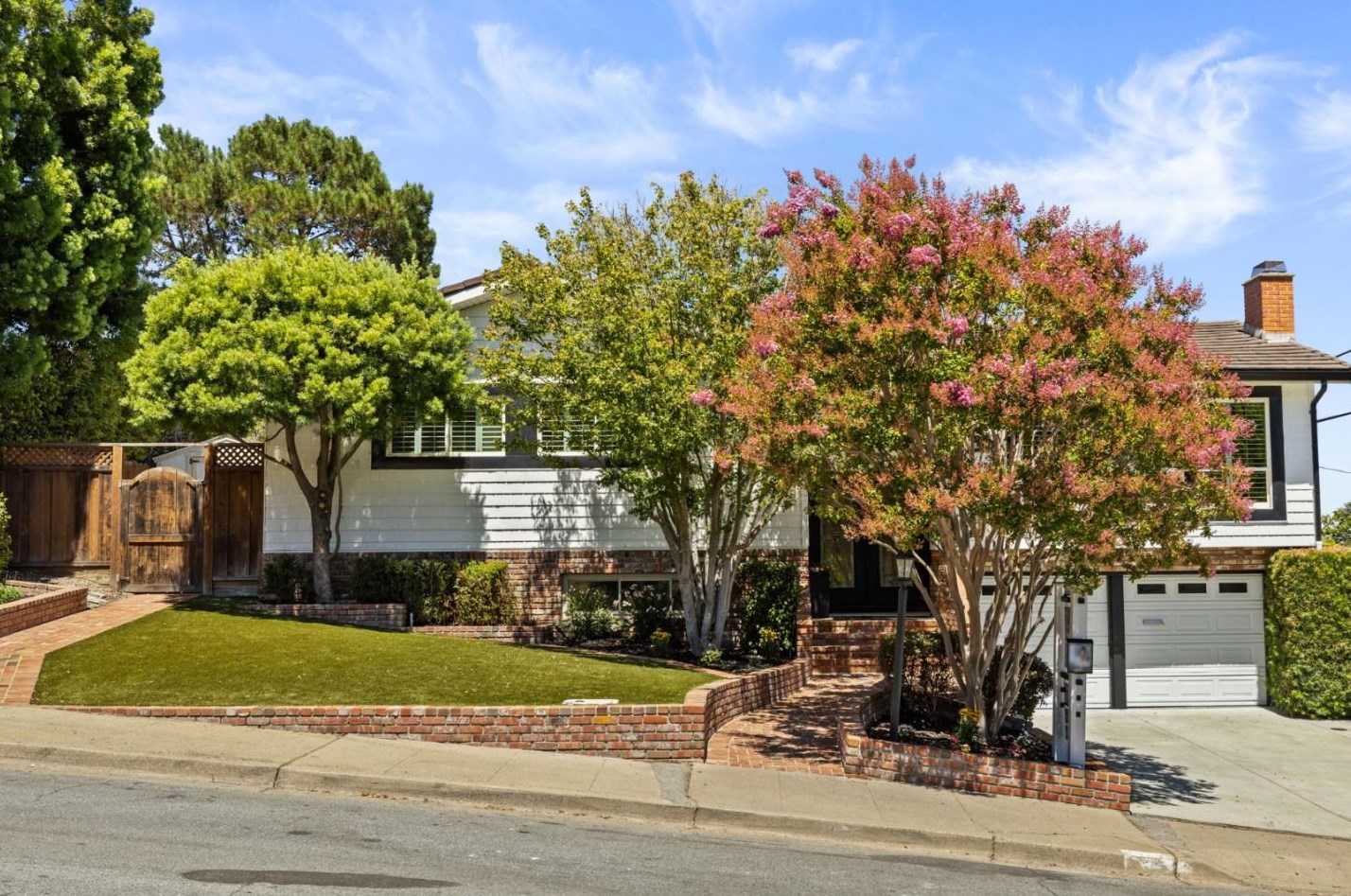 925 Cambridge Rd, Redwood City, CA 94061