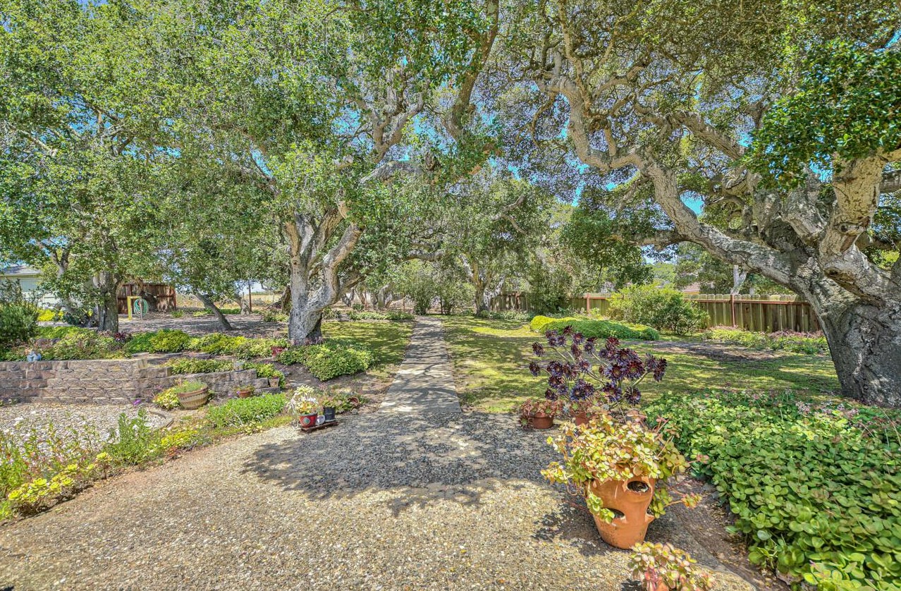 9367 Bur Oak Pl, Salinas, CA 93907