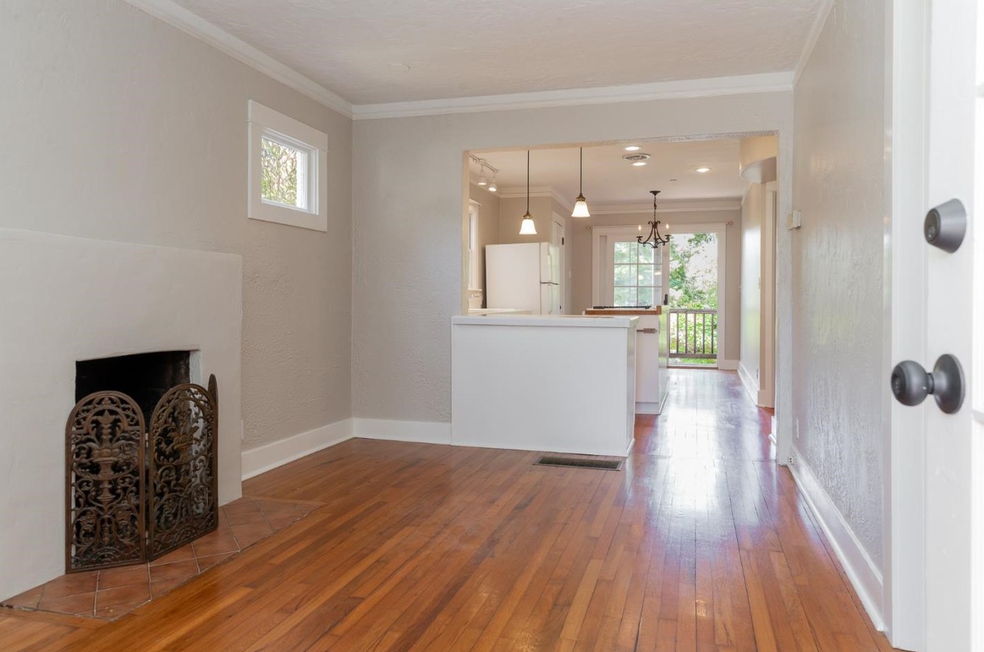 313 Walnut St, Del Monte Park, CA 93950