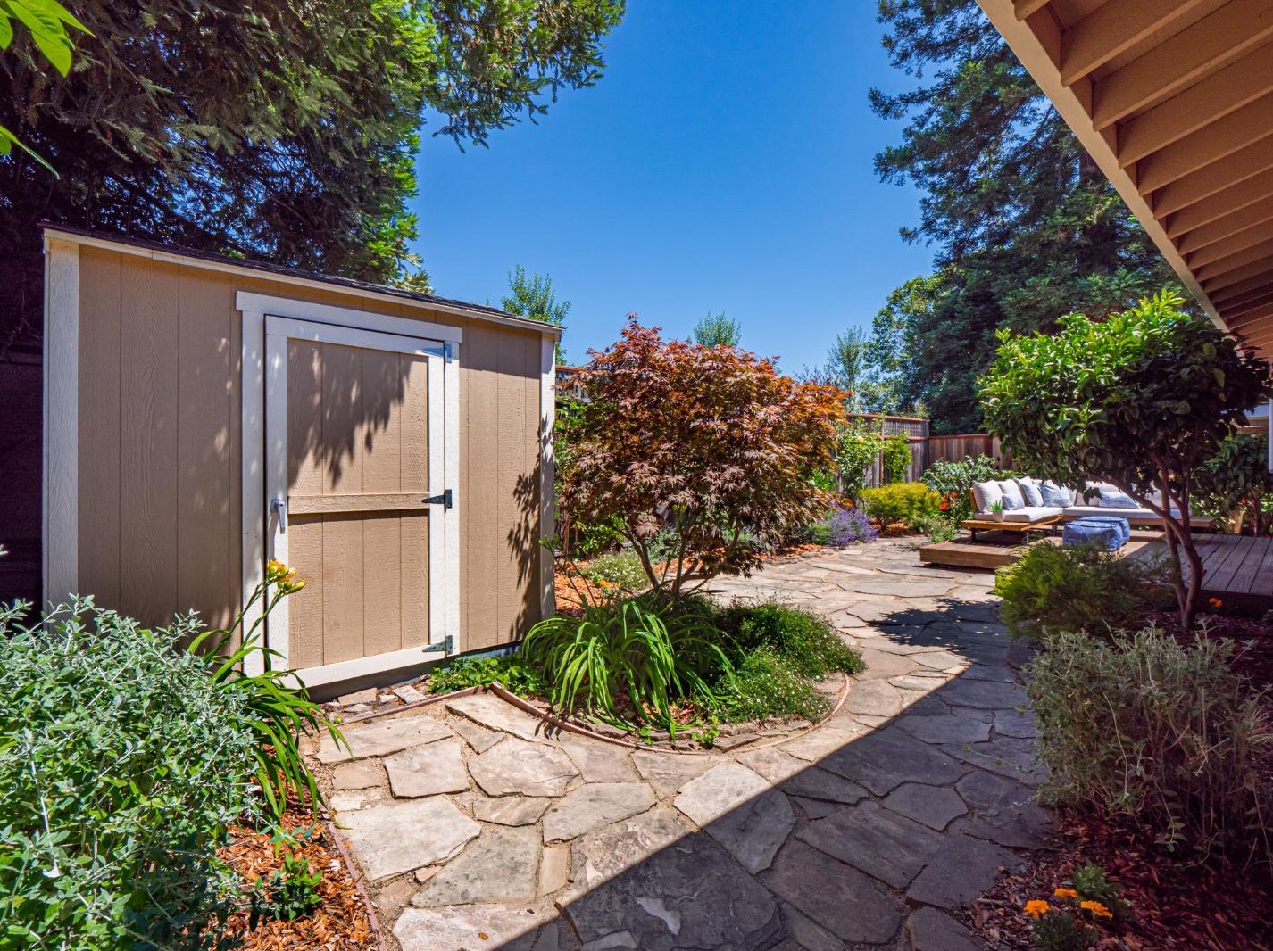230 Seaside St, Santa Cruz CA  95060-5325 exterior