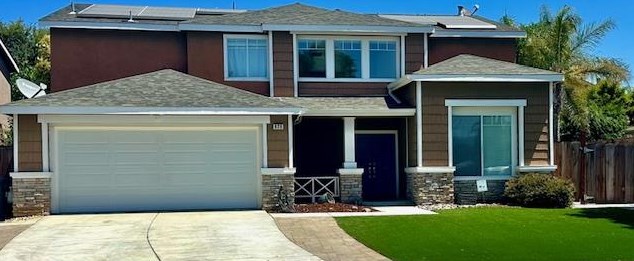 820 Talbot Dr, Hollister, CA 95023