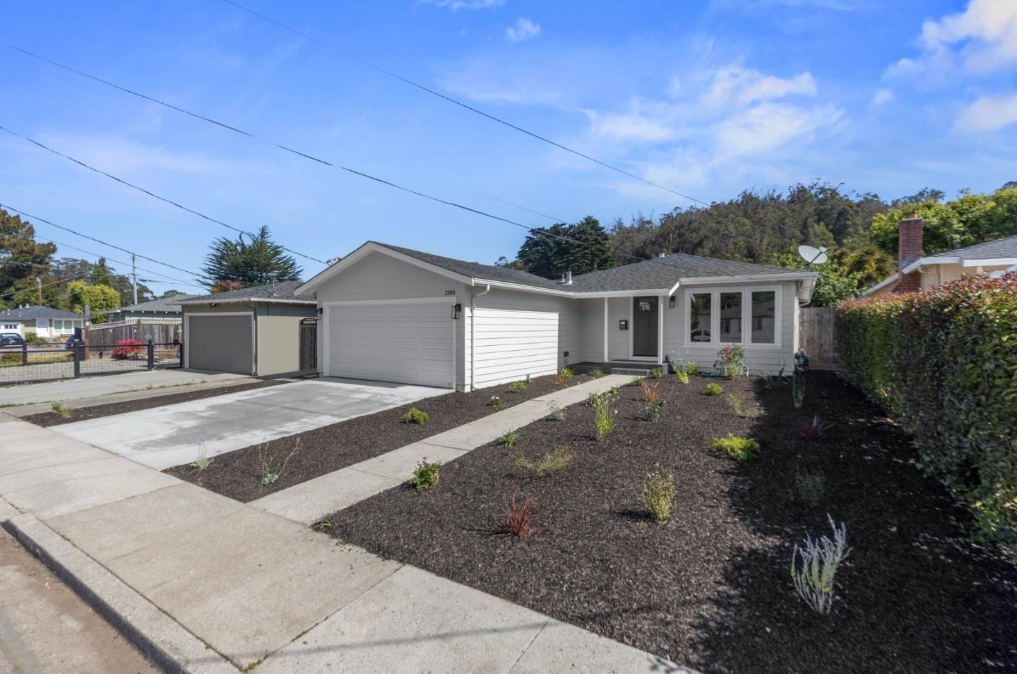 1384 Solano Dr, Pacifica, CA 94044