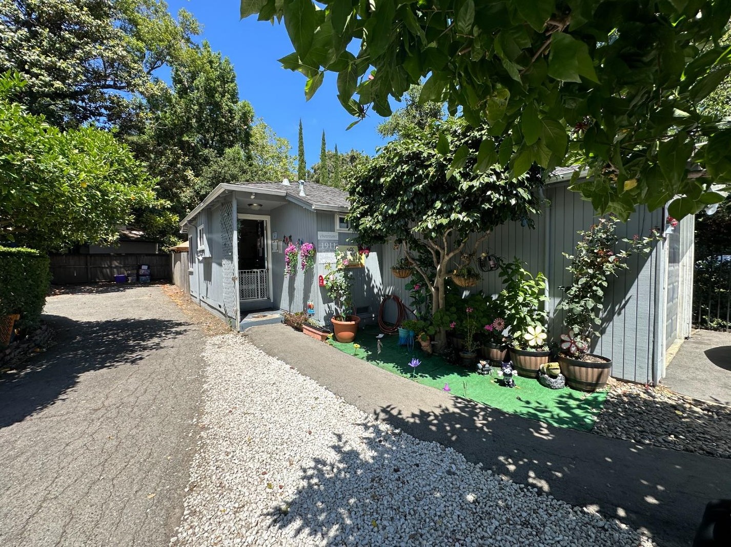 1909 Cooley Ave, Palo Alto, CA 94303