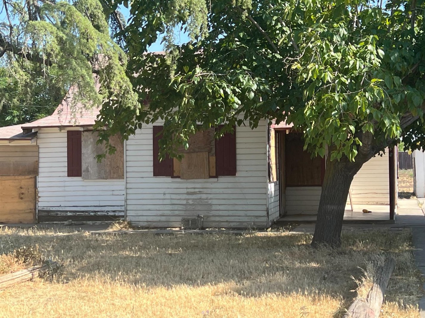 1629 Canal Farm Ln, Los Banos, CA 93635