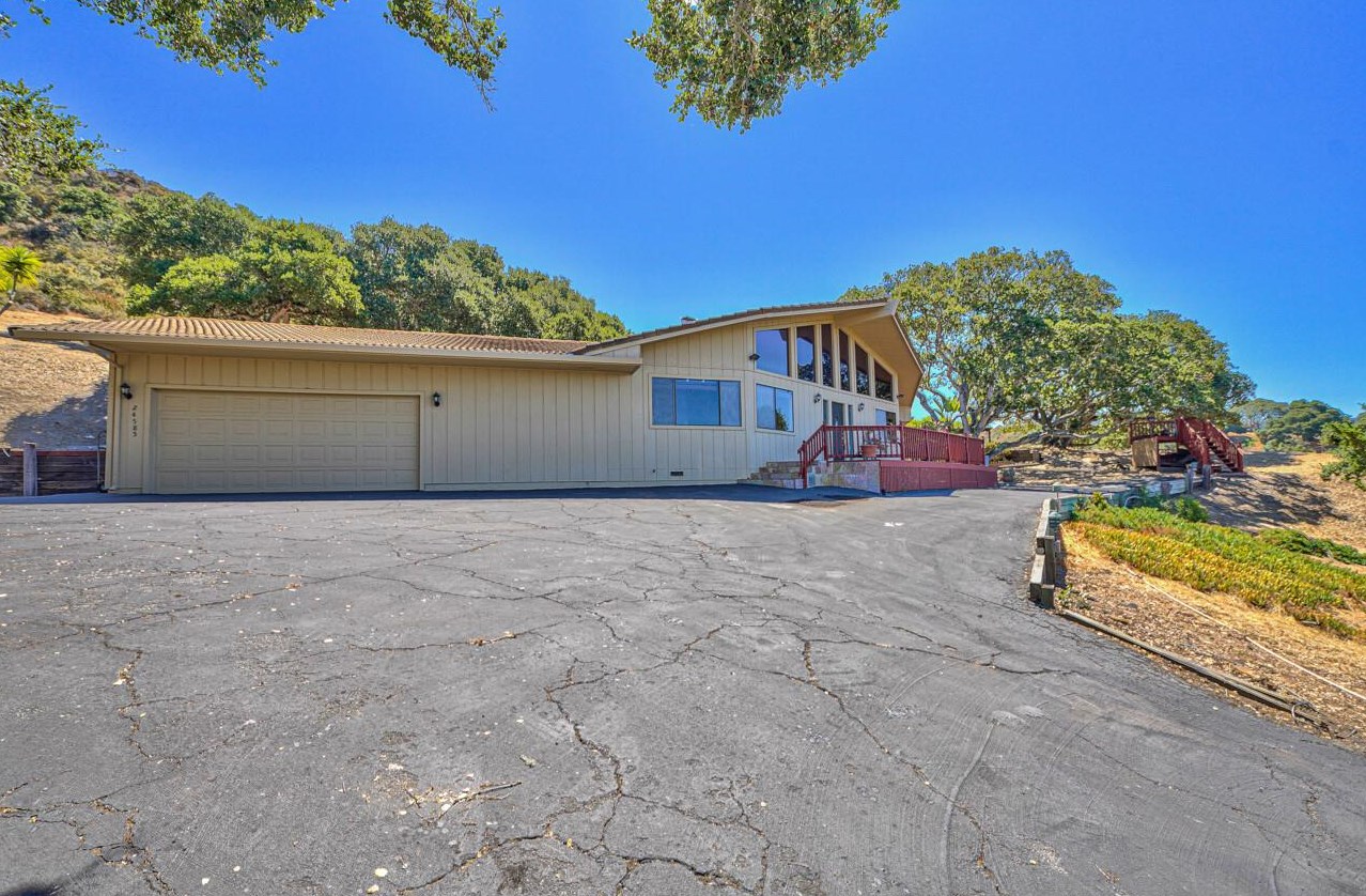 24585 Rimrock Canyon Rd, Salinas, CA 93908