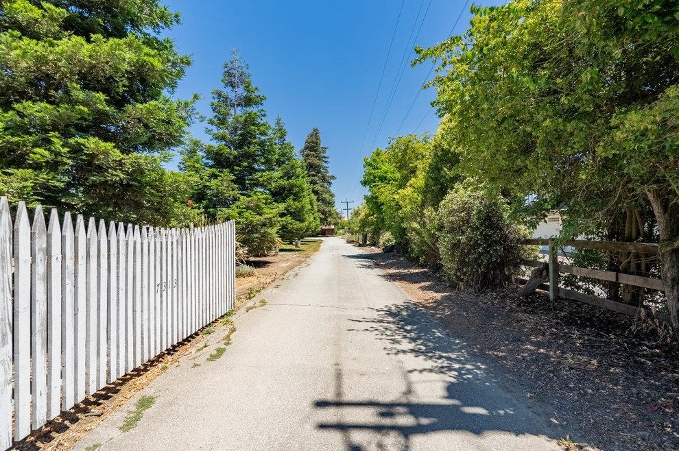 7313 Lovers Ln, Hollister, CA 95023