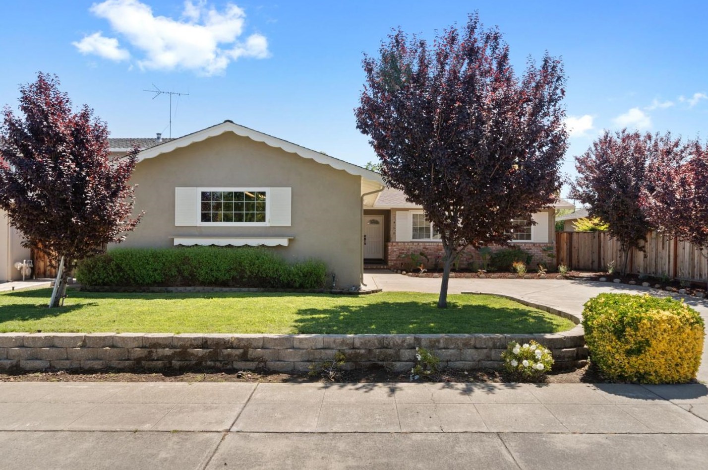1450 Bittern Dr, Sunnyvale, CA 94087