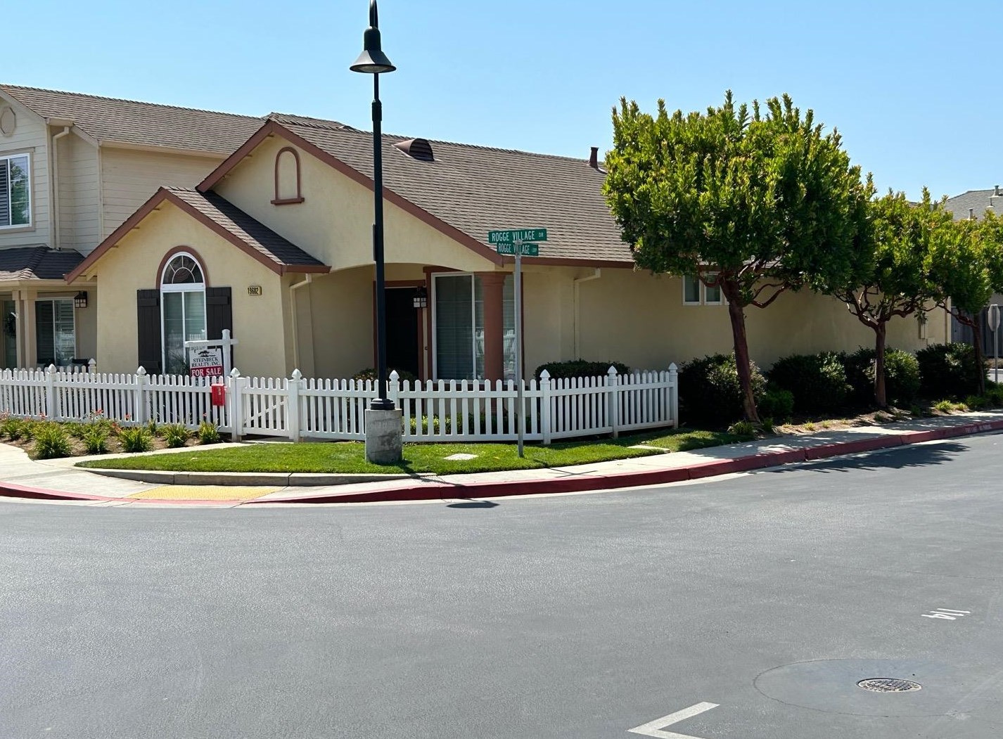 19602 Rogge Village Dr, Salinas, CA 93906