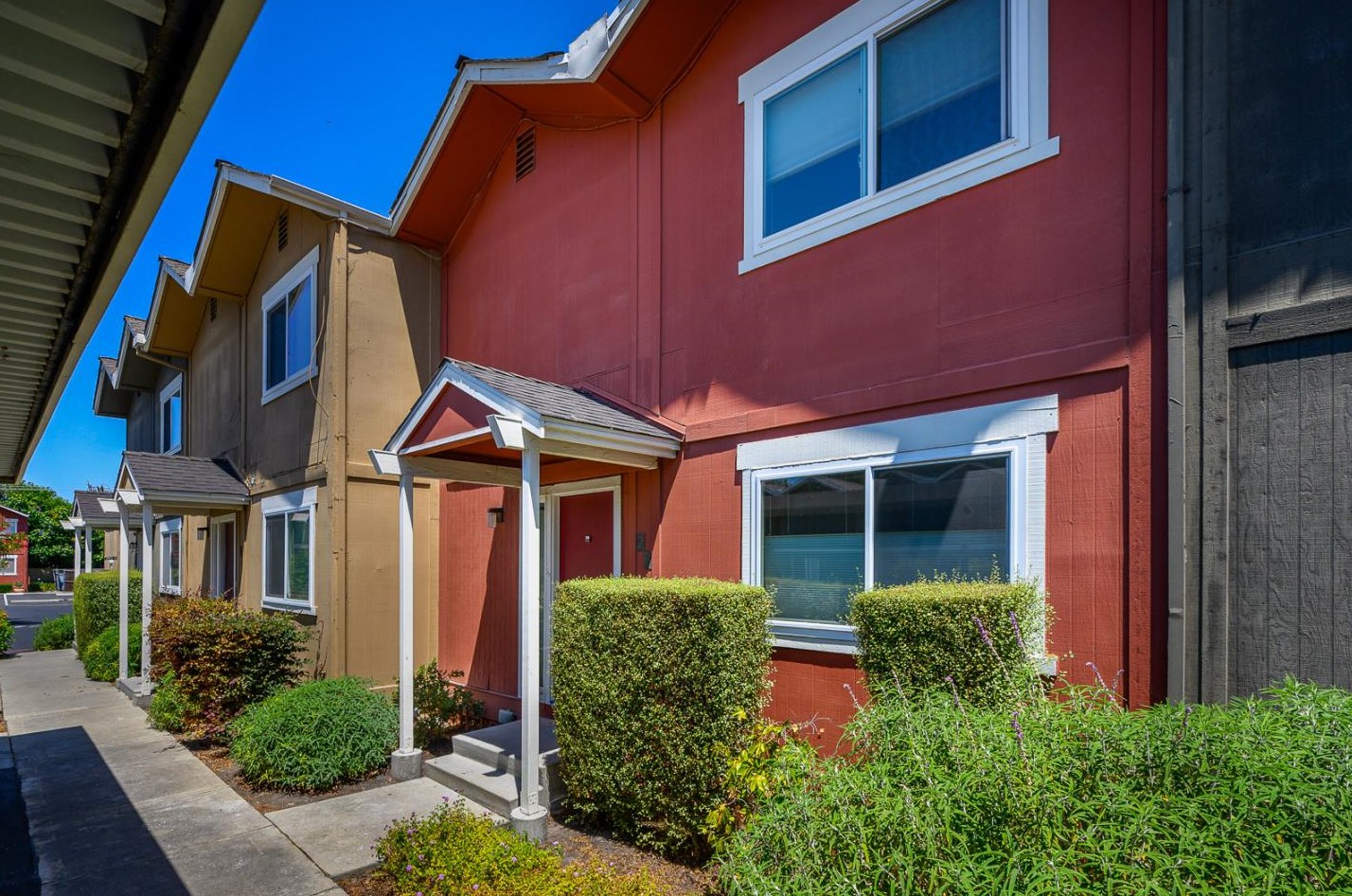 532 Tyrella Ave, Mountain View CA  94043-2165 exterior