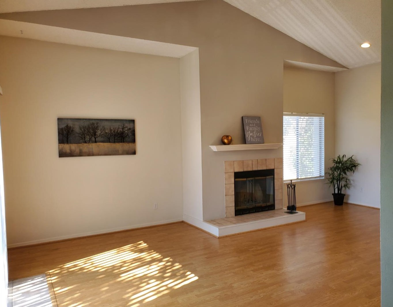 2418 N Main St H, Salinas, CA 93906