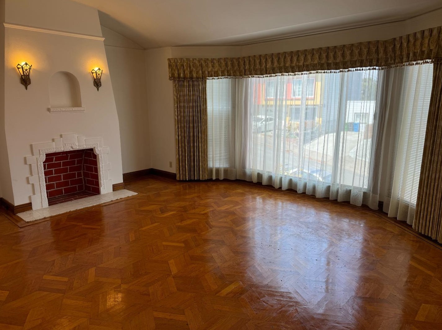 19 Vienna St, San Francisco, CA 94112-1624